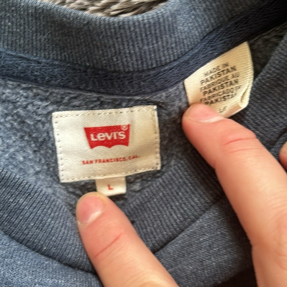 Levi’s crewneck - Picture 2 of 2